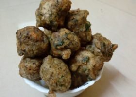 Moong Dal Urad Dal Methi Pakode