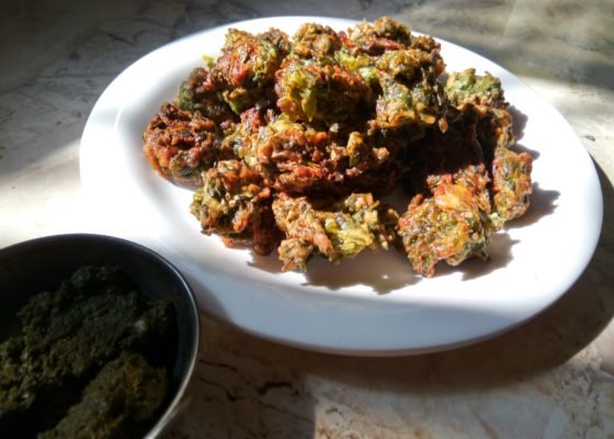 Raddish Leaves Fritters (Mooli Ke Patte Ke Pakode)