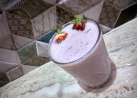 Strawberry Milkshake Recipe, How To Make Strawberry Milkshake