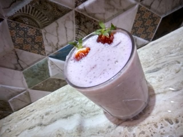 How To Make Strawberry Milkshake