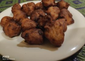 Kolar Bora (Ripe Banana Fritters)